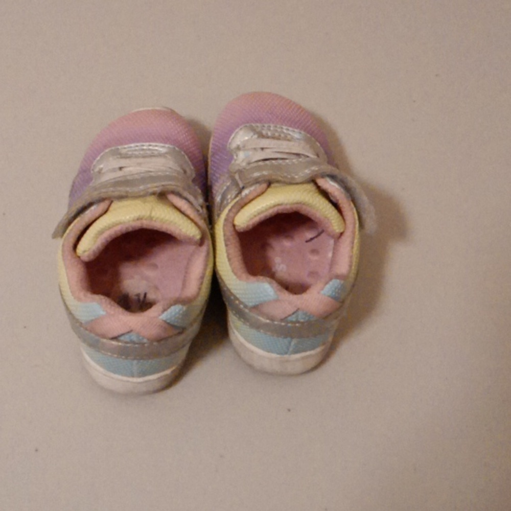 shoes - Picture 2 of 2